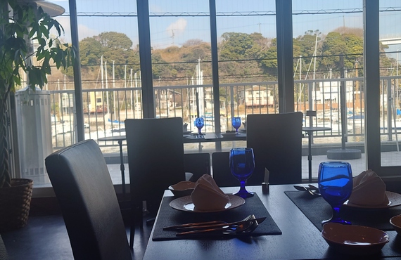 海の幸と贅沢な肉料理を堪能する、至福のひととき。